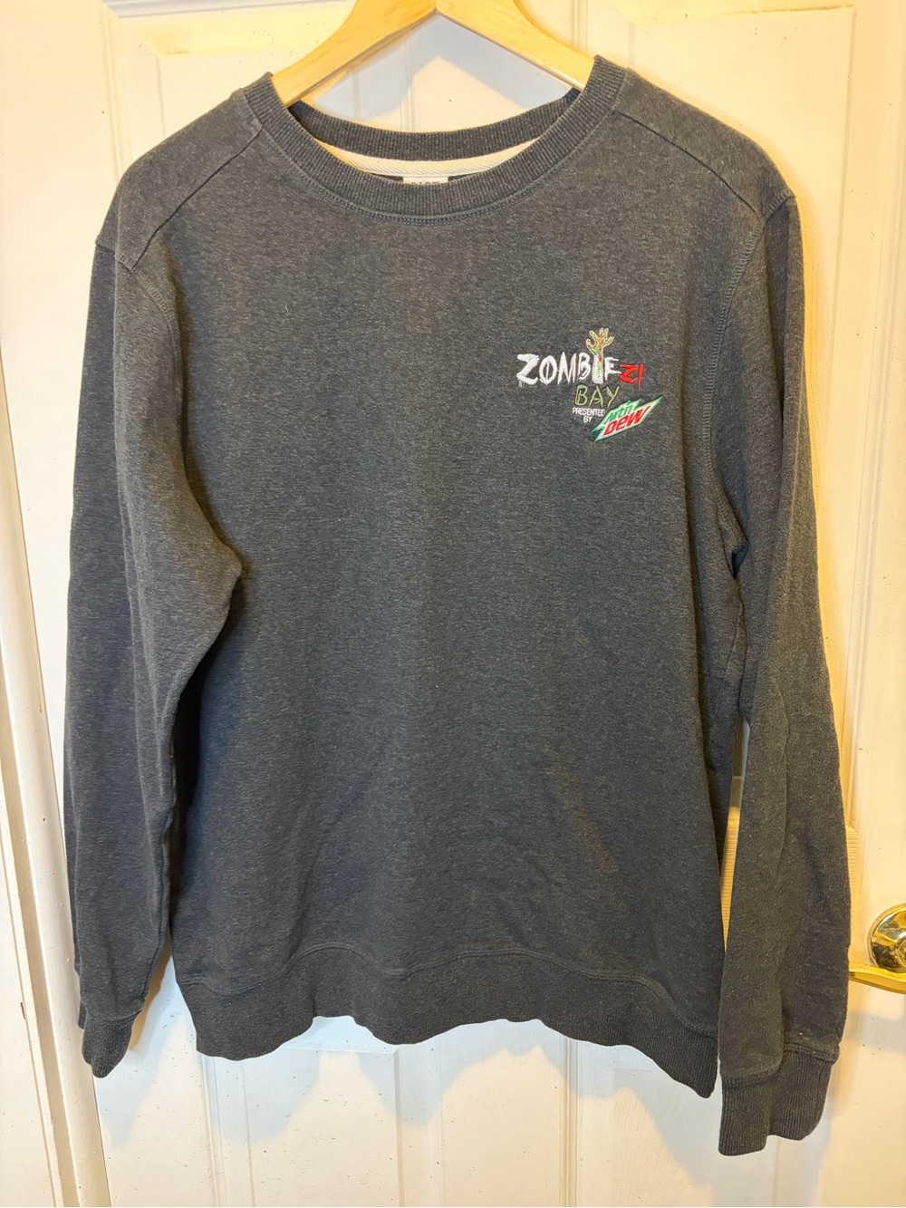 Men's Gray Crewneck Sweater - 'Zombiezi Bay' Columbus Zoo